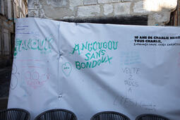 Banderole de manifestation au FIBD 2025