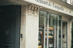 Les éditions Grasset, rue des Saints-Pères, à Paris