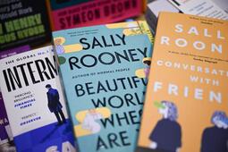 Les livres de Sally Rooney sont interdits à la vente au Royaume-Uni en raison de son soutien au groupe interdit Palestine Action