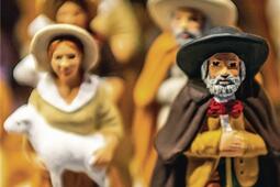 Noel La belle hotesse_Gallimard_9782073061744.jpg